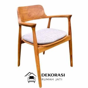 camden teak designer chair scandinavian – kursi jati premium untuk hotel & proyek mewah