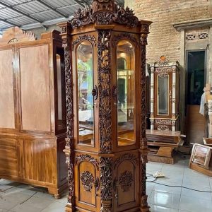 Lemari Hias Ukiran Kayu Jati Asli – Kualitas Premium, Beli Sekarang